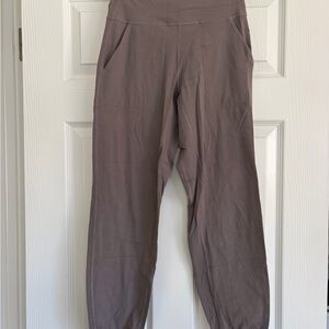 lululemon athletica Relaxed High-Waist Joggers in Mauve